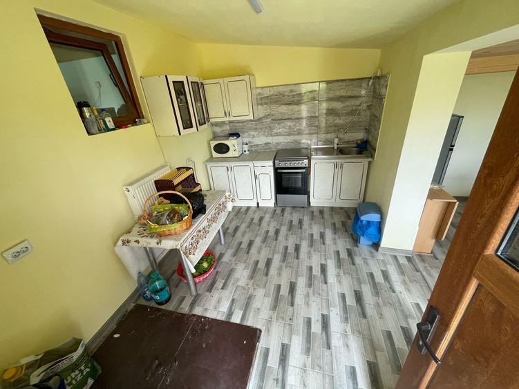 Casă individuală cu 4 camere cu Canalizare în Vârtoapele de Jos