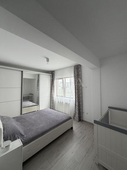 Apartament cu 3 camere semidecomandat, mobilat în Europa