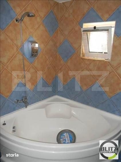 Apartament cu 3 camere semidecomandat în Plopilor
