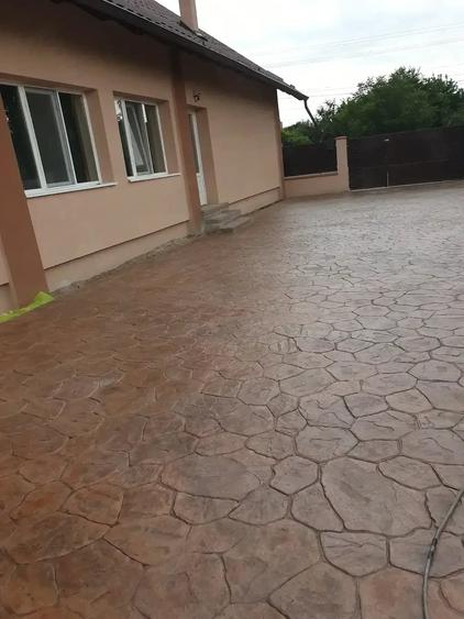 Casă cu 4 camere cu Teren 1200 Mp în Central