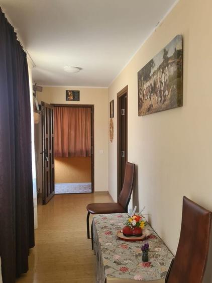 Casă individuală cu 5 camere cu Canalizare în Central