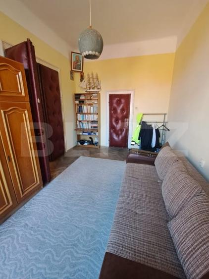 Apartament cu 6 camere semidecomandat, mobilat în Centrul Istoric