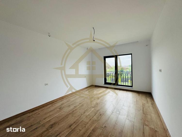 Casă cu 5 camere cu Teren 650 Mp în Crevedia