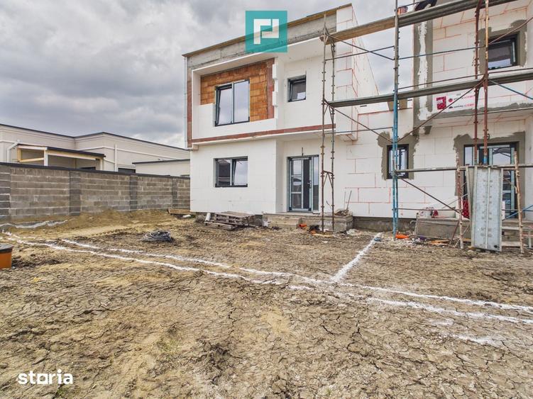 Casă cu 4 camere cu Teren 335 Mp în Central