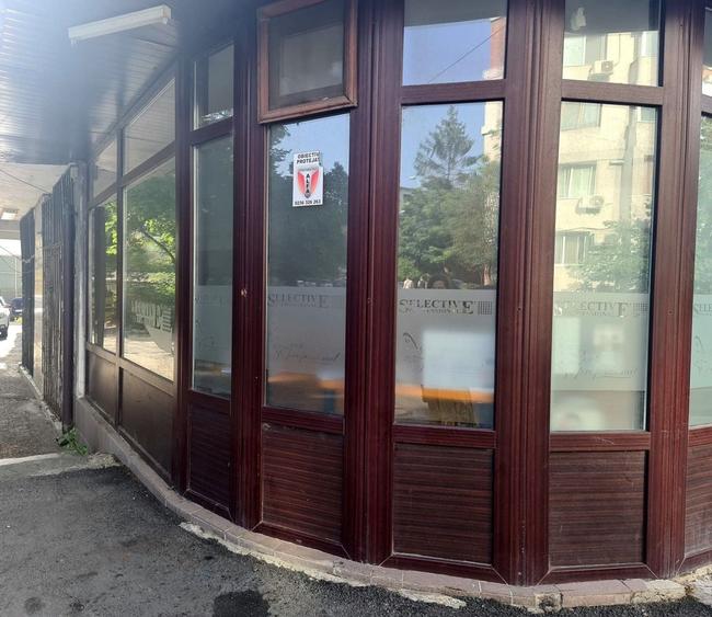Spațiu comercial, de 75 mp, în Port