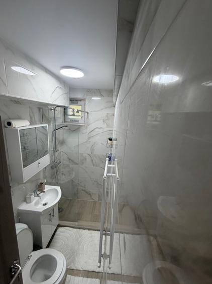 Garsonieră decomandată în Central