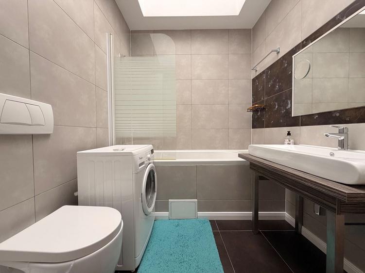 Apartament cu 3 camere semidecomandat, mobilat în Nord