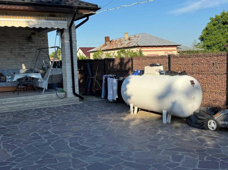 Casă cu 4 camere cu Teren 420 Mp în Poroschia