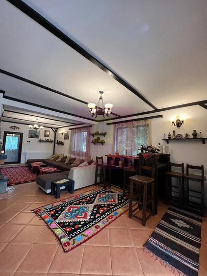 Casă cu 6 camere cu Teren 1593 Mp în Brebu