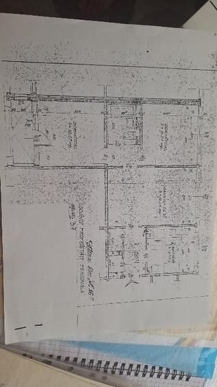 Apartament cu 3 camere semidecomandat în Titan