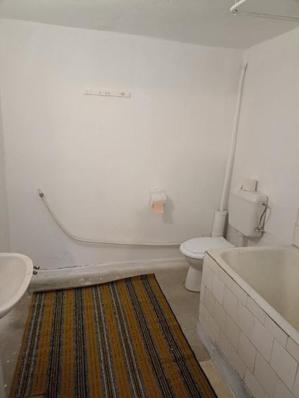 Casă individuală cu 2 camere cu Canalizare în Central