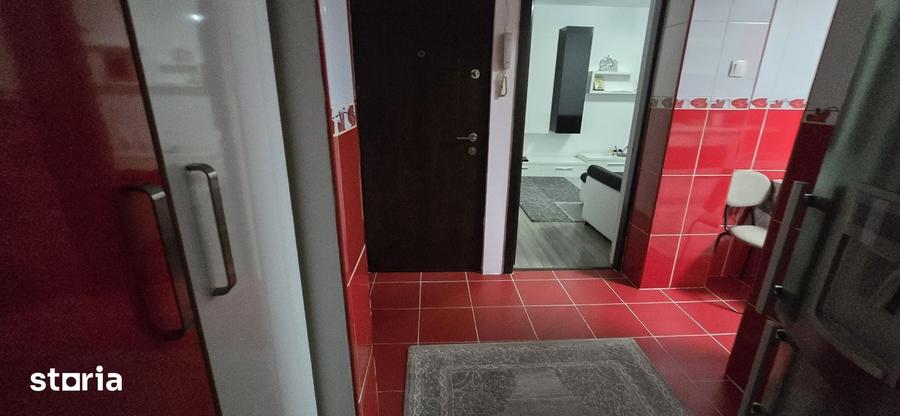 Apartament cu 3 camere decomandat în Micro 3