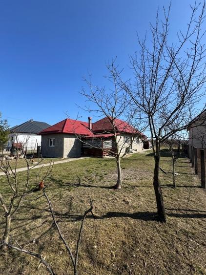 Casă individuală cu 4 camere cu Canalizare în Hideaga