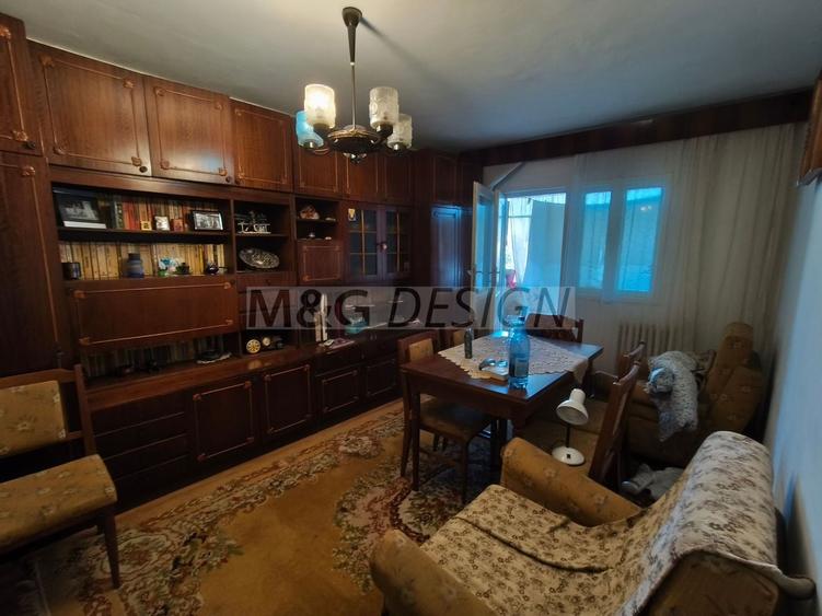 Apartament cu 3 camere decomandat în Lipovei