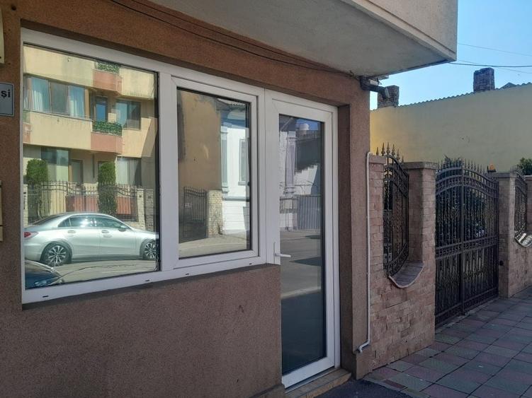 Spațiu comercial, de 23 mp, în Central