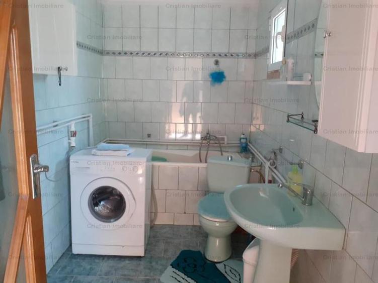 Casă cu 6 camere cu Teren 2300 Mp în Lacu Sărat
