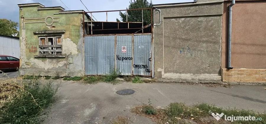 Teren în Piața Centrală