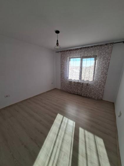 Apartament cu 3 camere decomandat în Popas Păcurari
