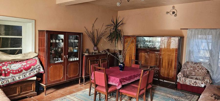 Casă cu 4 camere în Central