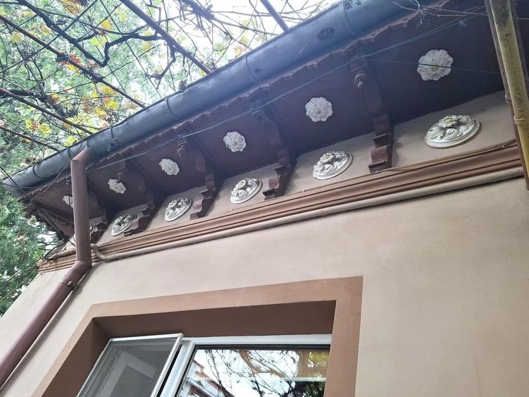Casă cu 2 camere cu Teren 200 Mp în Titulescu