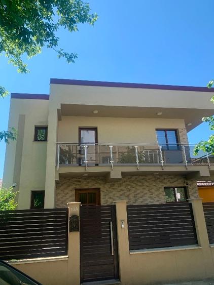 Casă individuală cu 5 camere cu Teren 176 Mp în Sărari
