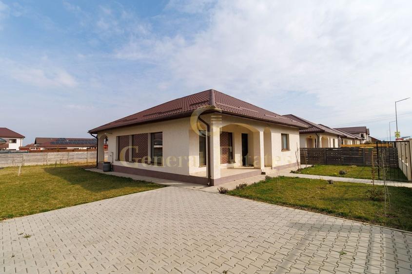 Casă individuală cu 4 camere cu Canalizare în Tărlungeni