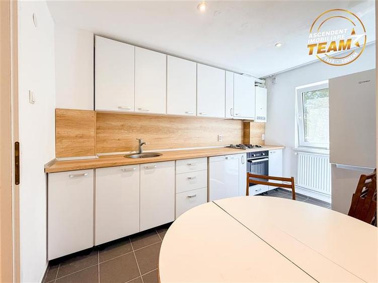 Apartament cu 3 camere decomandat în Lenin