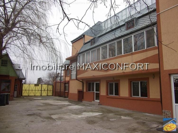 Casă cu 11 camere cu Garaj în Lacu Sărat