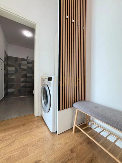Apartament cu 6 camere decomandat în Central