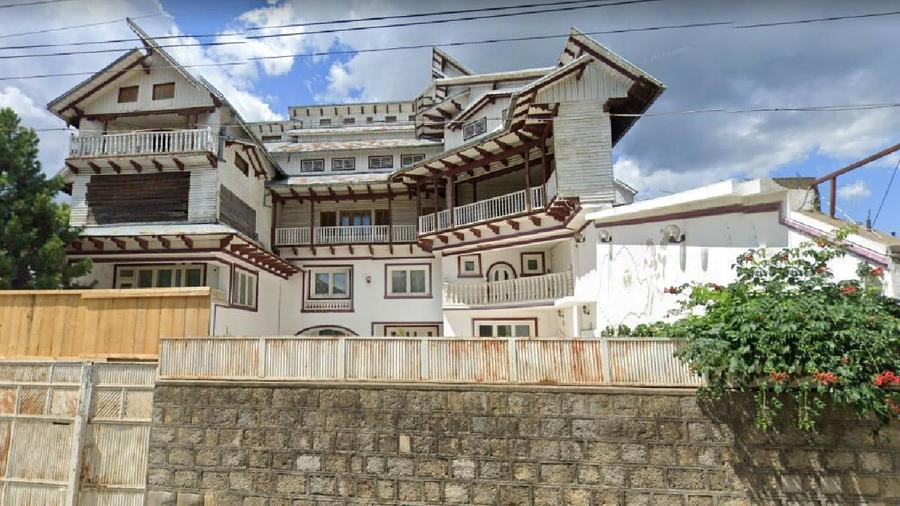 Casă individuală cu 35 camere cu Teren 1360 Mp în Central