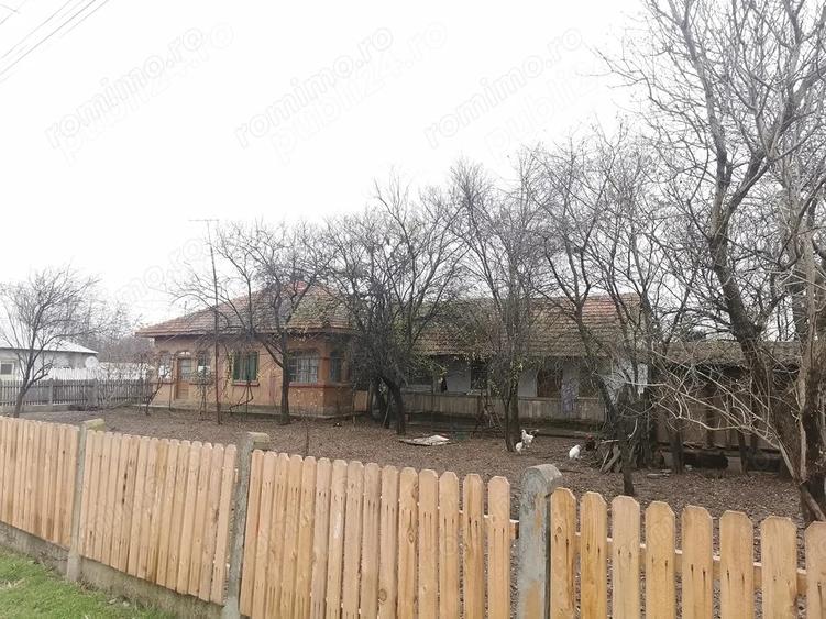 Casă cu 5 camere cu Teren 965 Mp în Grădiștea