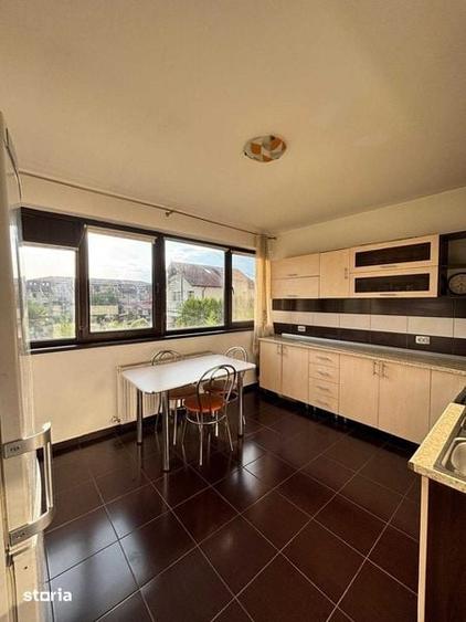 Apartament cu 3 camere în Tractorul