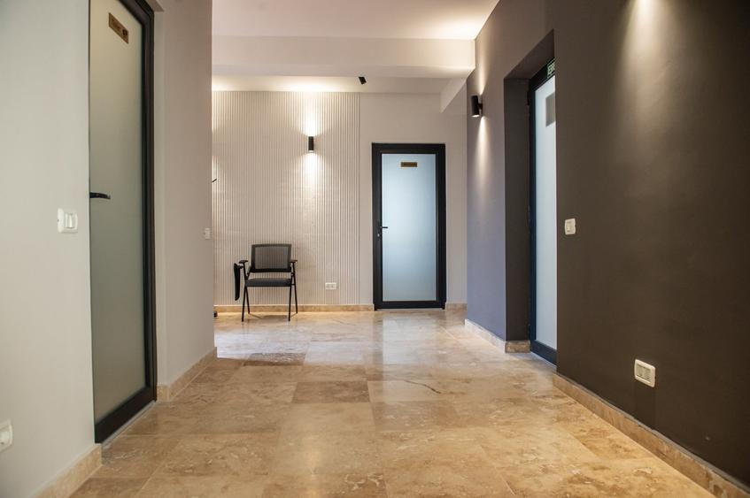 Birou, de 84.900001525879 mp, în Casa de Cultură