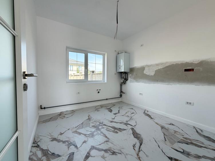 Duplex cu 5 camere cu Canalizare în Moșnița Nouă