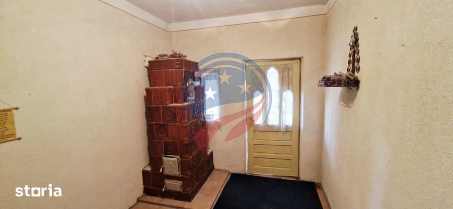 Casă cu 3 camere cu Teren 7952 Mp în Brădești