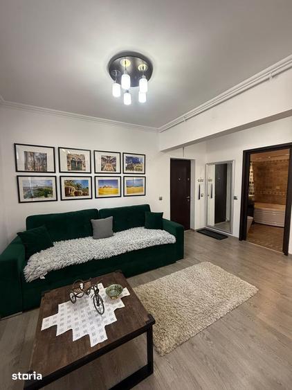 Apartament cu 3 camere semidecomandat în Bună Ziua
