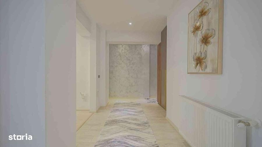 Apartament cu 4 camere în Tractorul