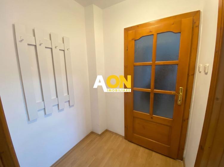 Apartament cu 2 camere semidecomandat, mobilat în Cetate