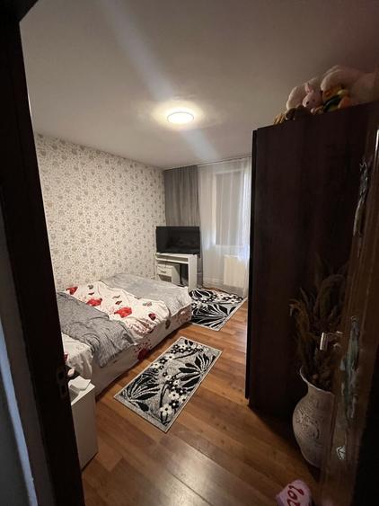 Apartament cu 2 camere semidecomandat în Grivița