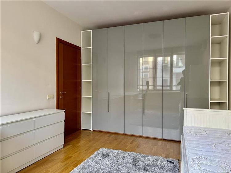 Apartament cu 4 camere semidecomandat, mobilat în Șoseaua Nordului