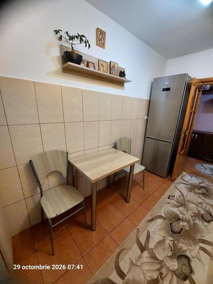 Apartament cu 2 camere decomandat în Precista