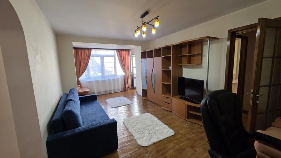 Apartament cu 2 camere semidecomandat în City Park Mall
