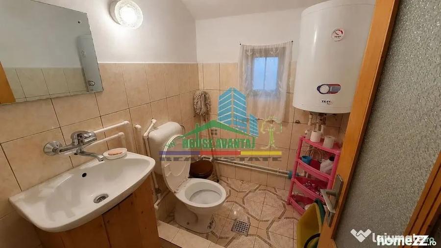 Casă cu 4 camere cu Teren 251 Mp în Lepșa