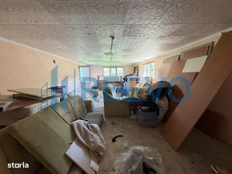 Casă cu 3 camere în Drăgești