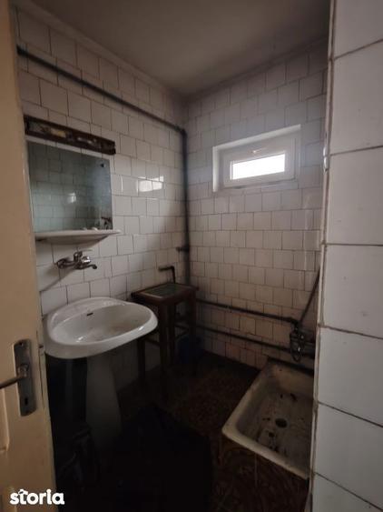 Casa spatioasa cu teren generos, aproape de centrul orasului Targu Lap - 17
