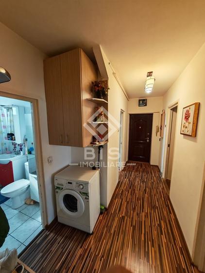 Apartament cu 3 camere decomandat în Calea Moldovei