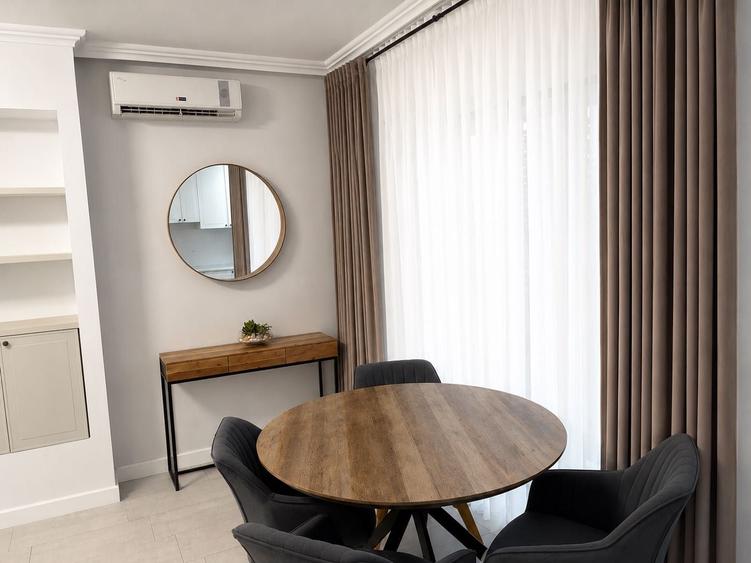 Apartament cu 3 camere decomandat în Central