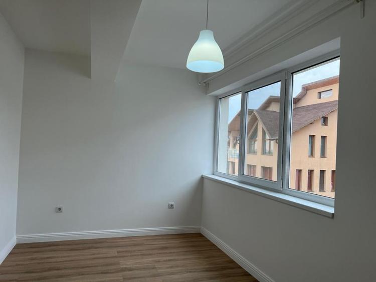Apartament cu 3 camere decomandat în Exterior Vest