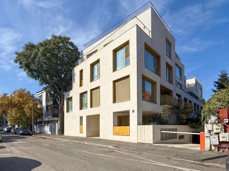 Apartament cu 3 camere decomandat, mobilat în Eminescu