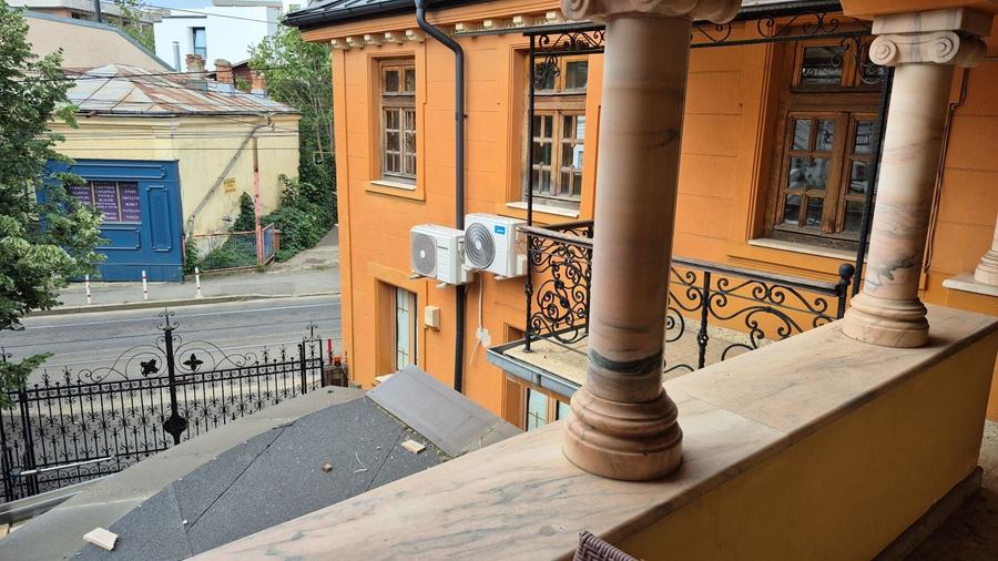 Apartament cu 3 camere decomandat în Valea Călugărească